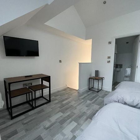 10Min To City - Free Parking - Private Studio - Contractor Friendly Manchester Exterior foto