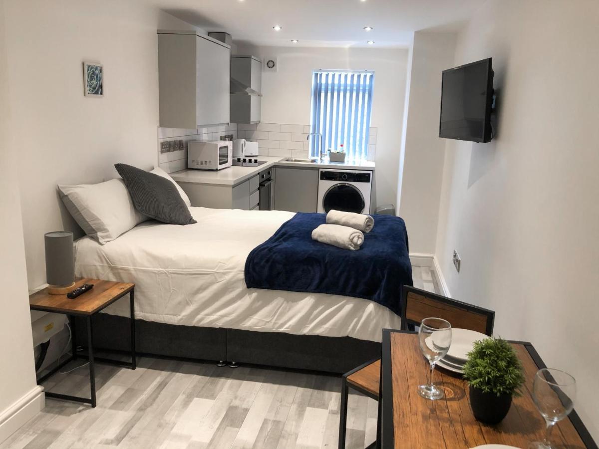 10Min To City - Free Parking - Private Studio - Contractor Friendly Manchester Exterior foto