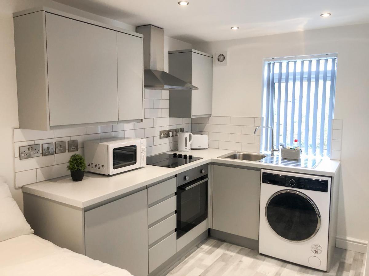 10Min To City - Free Parking - Private Studio - Contractor Friendly Manchester Exterior foto